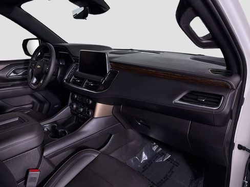 Used 2023 Chevrolet Suburban High Country image 31