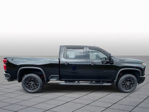 Used 2024 Chevrolet Silverado 2500 LTZ w/ LTZ Plus Package image 8