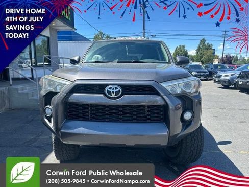 Used 2017 Toyota 4Runner SR5 AWD/4WD image 2
