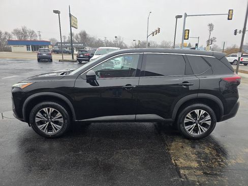 Used 2021 Nissan Rogue SV image 1