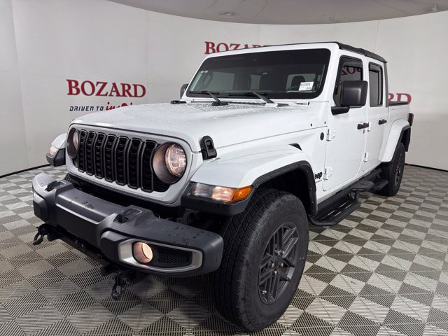 Used 2024 Jeep Gladiator Sport AWD/4WD image 5