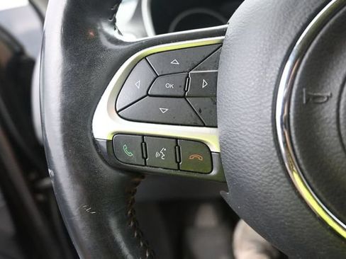 Used 2018 Jeep Compass Latitude w/ Popular Equipment Group AWD/4WD image 8