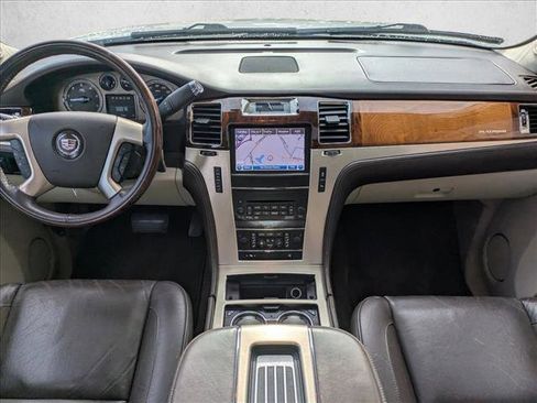 Used 2014 Cadillac Escalade Platinum AWD/4WD image 21