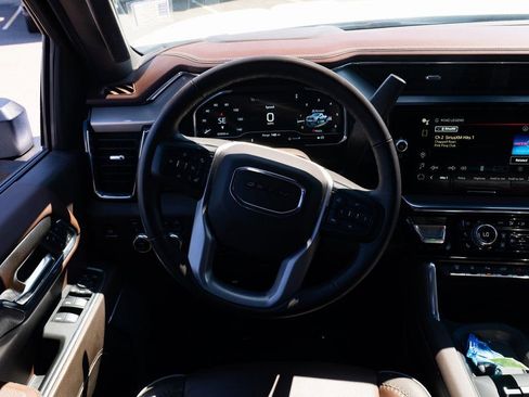 Used 2025 GMC Sierra 3500 Denali w/ Denali Reserve Package image 11