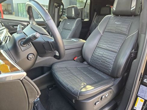 Used 2024 Cadillac Escalade Sport Platinum w/ LPO, ONYX Package AWD/4WD image 30