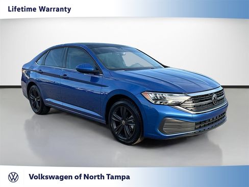 Used 2023 Volkswagen Jetta SE w/ Panoramic Sunroof Package image 1
