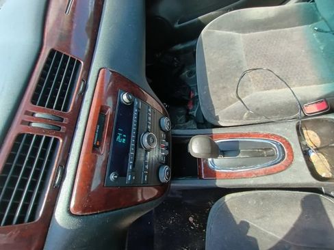 Used 2010 Chevrolet Impala LT FWD image 14