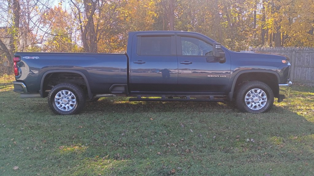Used 2022 Chevrolet Silverado 3500 LT w/ Remote Start Package AWD/4WD image 8