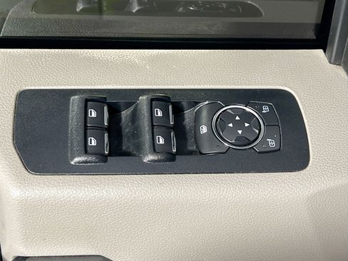 Used 2016 Ford F150 XLT w/ Equipment Group 302A Luxury AWD/4WD image 16