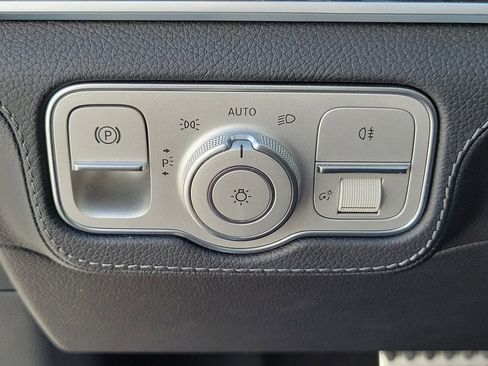 Used 2023 Mercedes-Benz GLS 450 4MATIC image 33