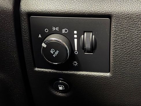 Used 2021 Jeep Grand Cherokee Limited image 12