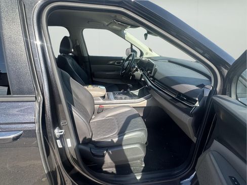 Used 2026 Kia Carnival FWD image 39