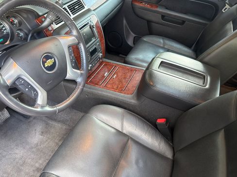 Used 2011 Chevrolet Tahoe LTZ AWD/4WD image 9