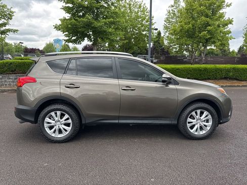Used 2015 Toyota RAV4 Limited AWD/4WD image 8