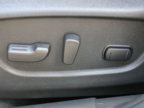 Used 2022 Nissan Rogue Sport SL w/ Premium Package image 17