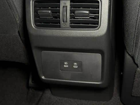 Used 2025 Nissan Rogue SV AWD/4WD image 16