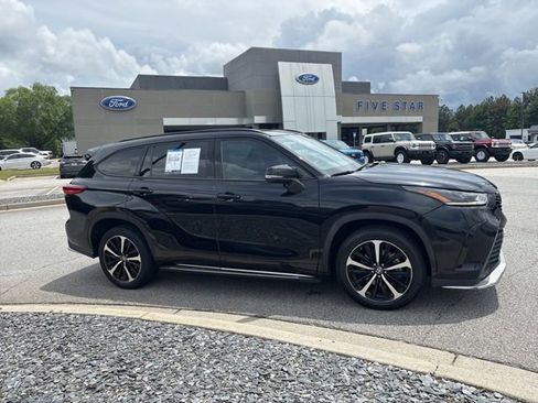 Used 2021 Toyota Highlander XSE AWD/4WD image 1