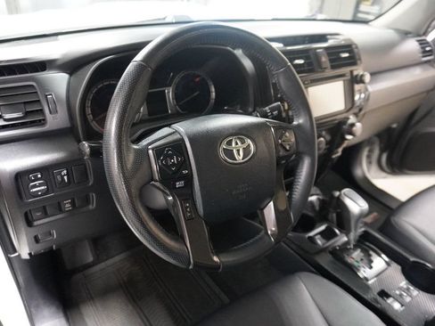 Used 2019 Toyota 4Runner TRD Off-Road Premium AWD/4WD image 8