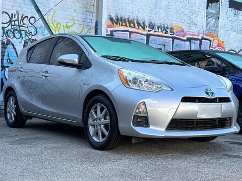 Used 2014 Toyota Prius C Three FWD image 2