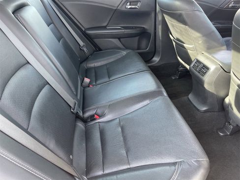 Certified 2017 Honda Accord EX-L image 11