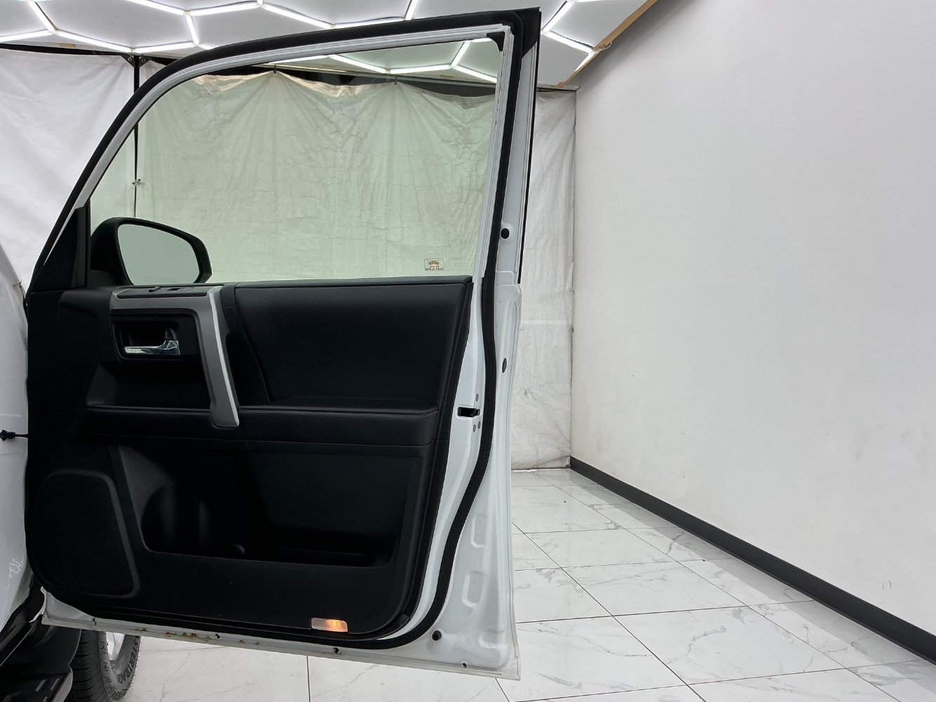 Used 2016 Toyota 4Runner SR5 Premium AWD/4WD image 19