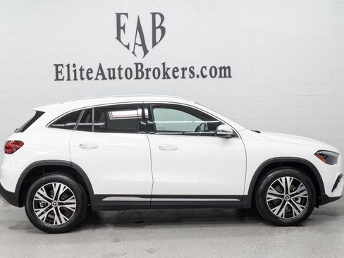 Used 2025 Mercedes-Benz GLA 250 4MATIC w/ Winter Package image 5