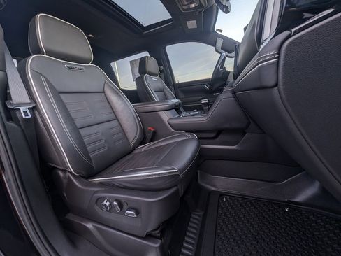 Used 2024 GMC Sierra 1500 AT4X image 17