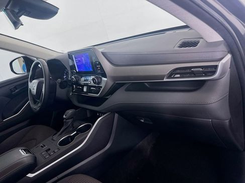 Used 2023 Toyota Highlander LE image 29
