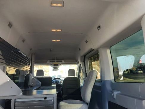 Used 2018 Ford Transit 150 XLT image 7