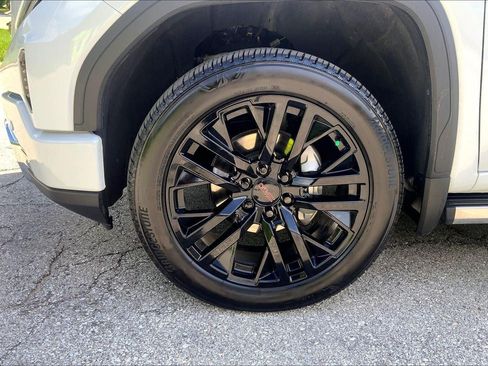 Used 2026 GMC Sierra 1500 Denali AWD/4WD image 9