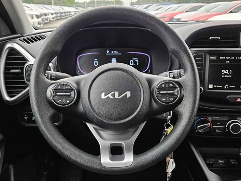 Used 2025 Kia Soul LX w/ LX Technology Package image 20