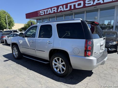 Used 2011 GMC Yukon Denali AWD/4WD image 6