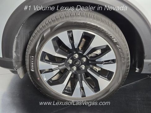 Used 2025 Ford Explorer Platinum w/ LUX Leather Package AWD/4WD image 12