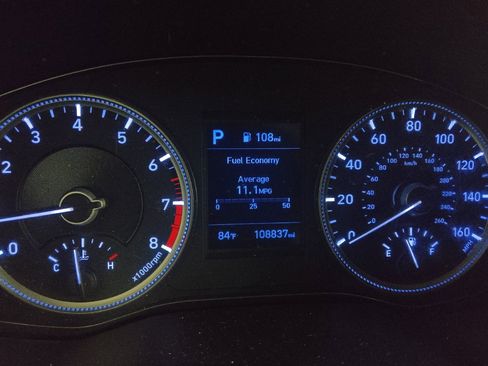 Used 2020 Hyundai Santa Fe SE FWD image 23