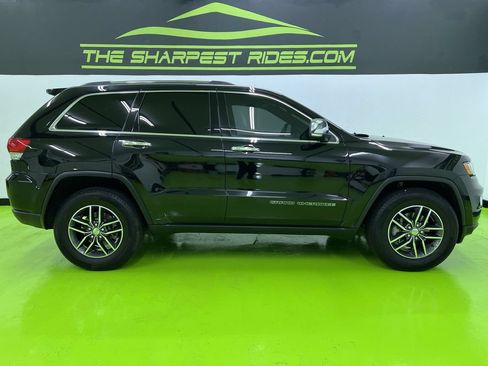 Used 2018 Jeep Grand Cherokee Limited AWD/4WD image 10