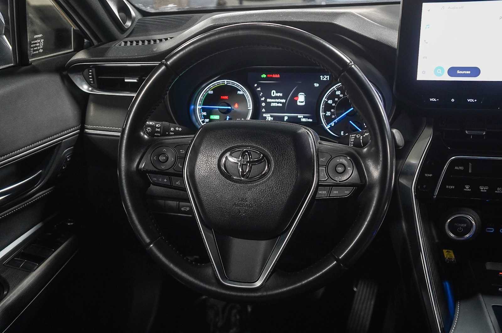 Certified 2023 Toyota Venza XLE AWD/4WD image 16