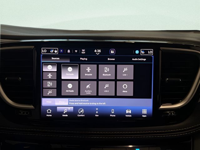 Used 2025 Chrysler Pacifica Limited FWD image 22