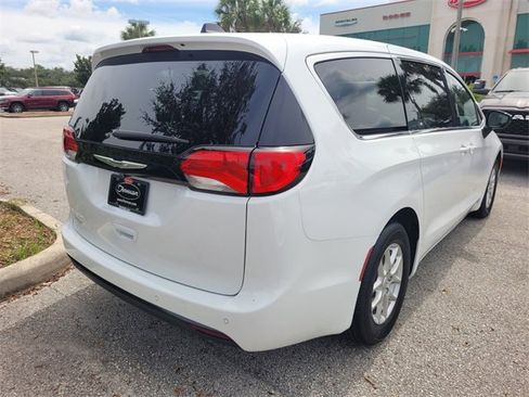 New 2026 Chrysler Voyager LX image 12