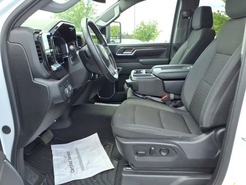 Used 2025 Chevrolet Silverado 2500 LT w/ Convenience Package AWD/4WD image 19