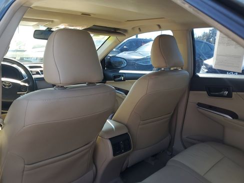 Used 2012 Toyota Camry XLE image 12