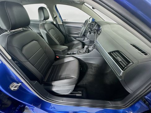 Used 2024 Volkswagen Jetta SE FWD image 31