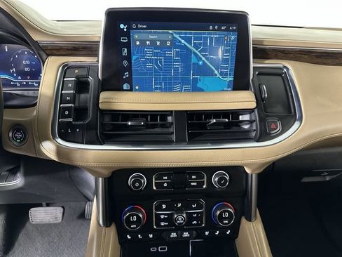 Used 2024 Chevrolet Suburban Premier RWD image 14