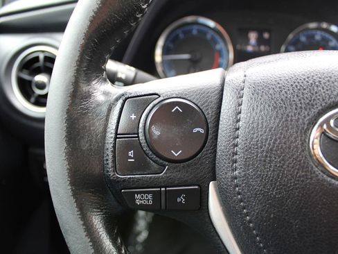 Used 2018 Toyota Corolla SE w/ Carpet Mat Package (TMS) image 16