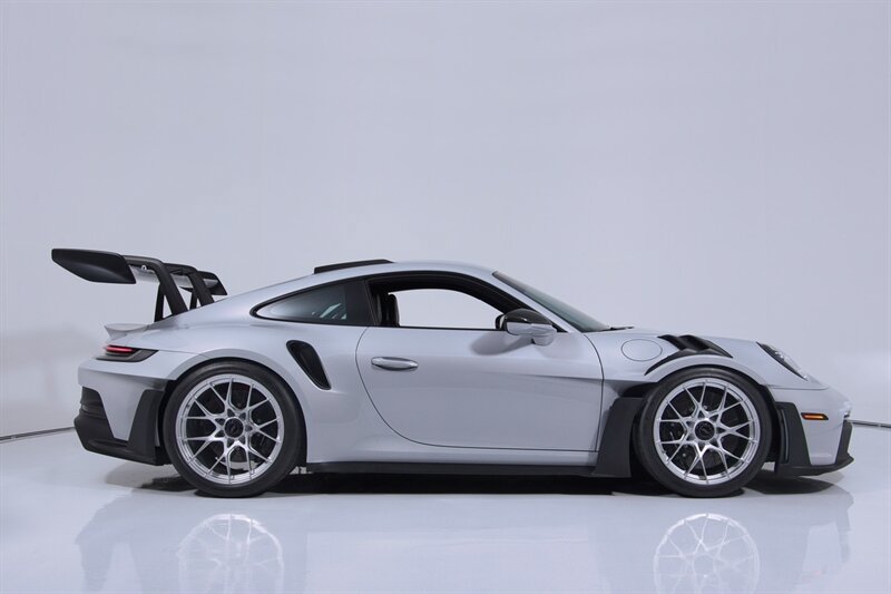 Used 2025 Porsche 911 GT3 RS RWD image 13