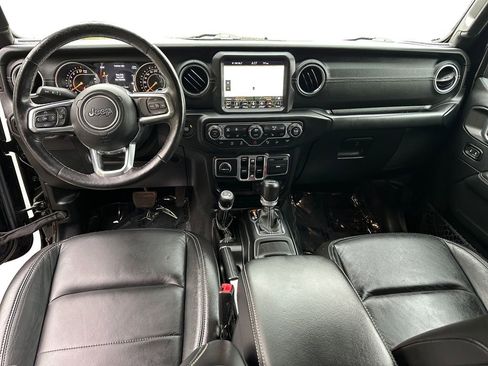 Used 2018 Jeep Wrangler Unlimited Sahara AWD/4WD image 14
