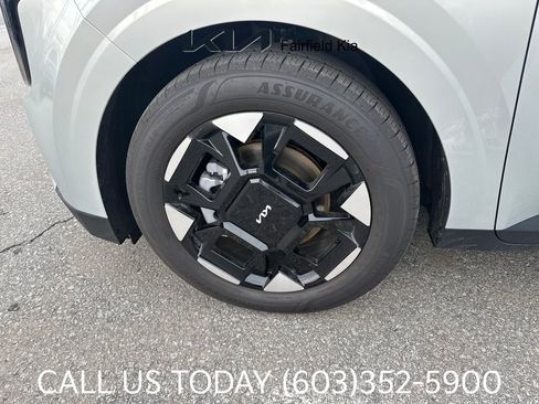 New 2026 Kia Carnival EX FWD image 21