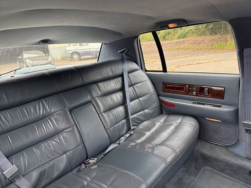 Used 1995 Cadillac Fleetwood Brougham image 37