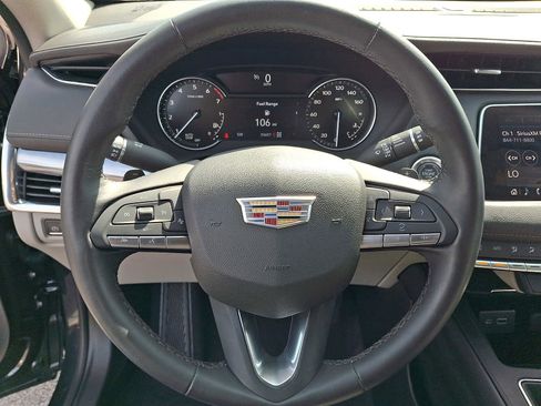 Certified 2023 Cadillac XT4 Luxury AWD/4WD image 17