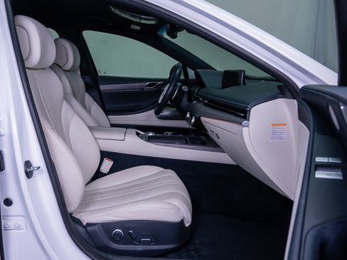Used 2024 Genesis G80 AWD/4WD image 10