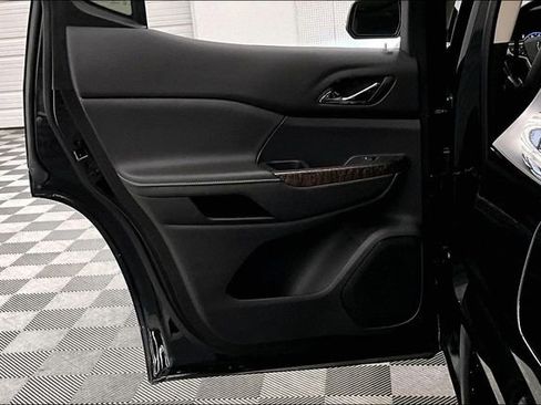 Used 2022 GMC Acadia Denali w/ GMC Pro Grade Package AWD/4WD image 23